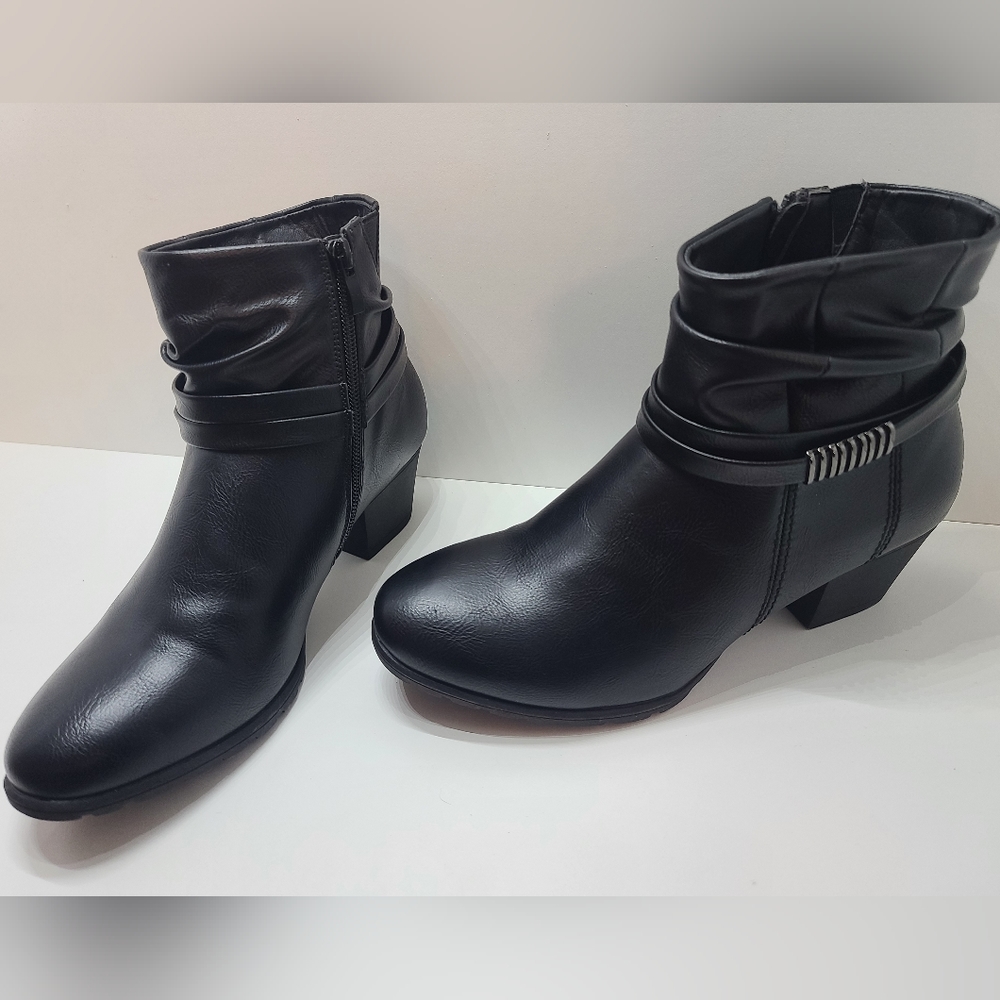 Claire France Leather Ankle Booties - Picture 3 of 7